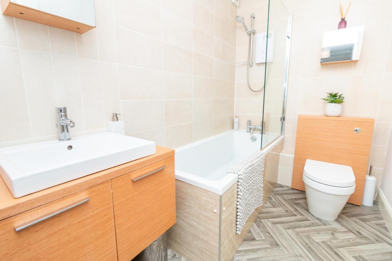 D'City Apartment, Up To 5 Guests Dundee Dış mekan fotoğraf